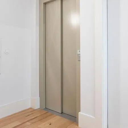 Apartment Stylish W/ Ac & Balcony By Lovelystay *