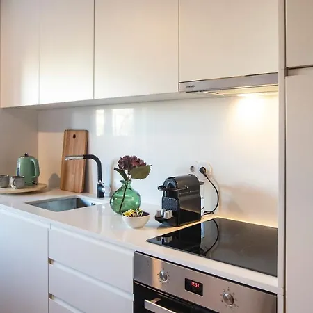 Apartment Stylish W/ Ac & Balcony By Lovelystay Porto